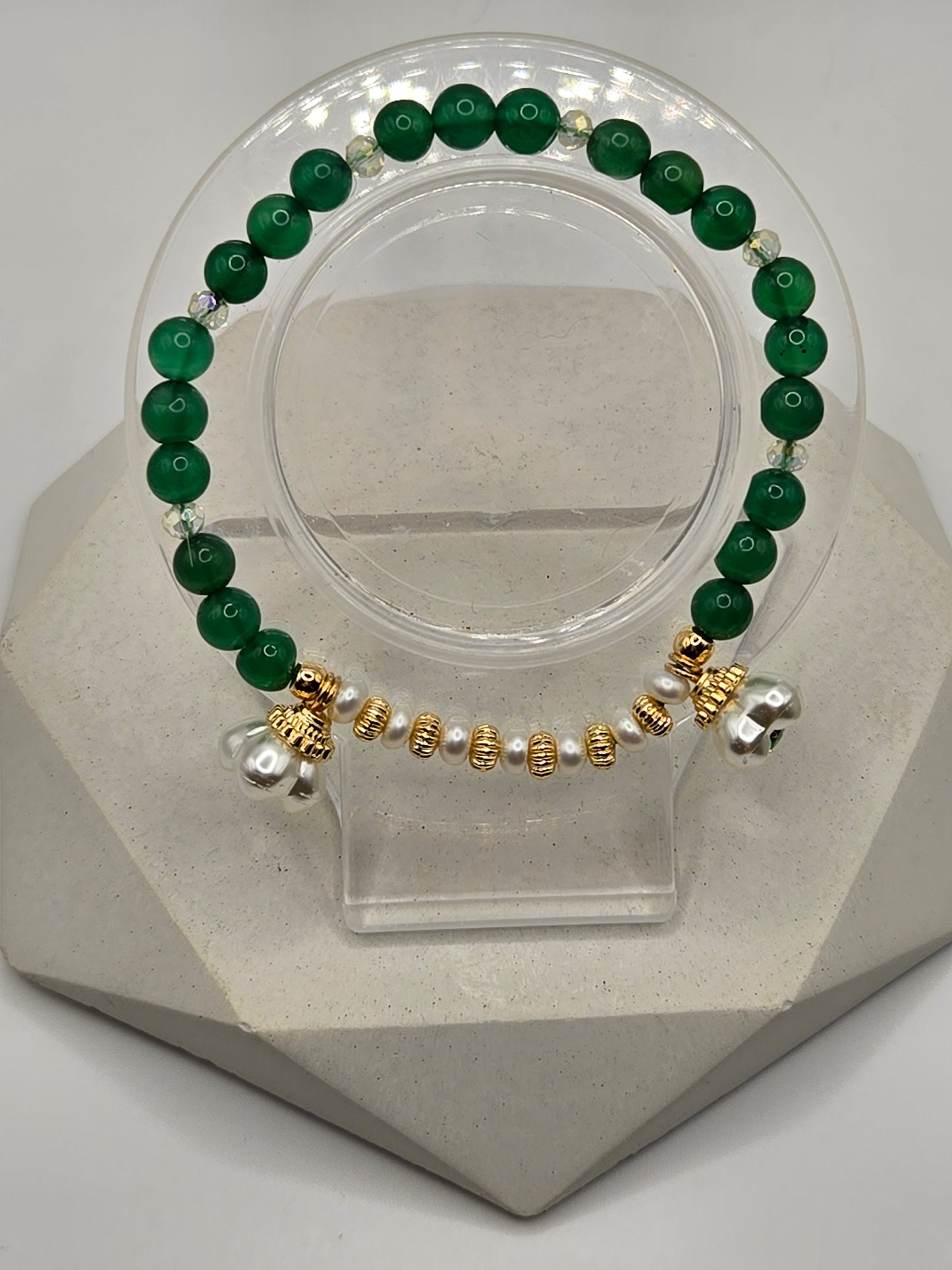Green Agate & Pearl Necklace and Bracelet Set – Timeless Elegance & Feminine Charm