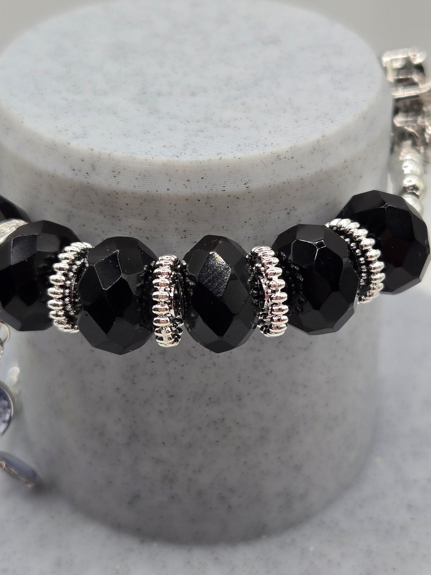 Faceted Black Onyx Celestial Heart Bracelet – Mystical Elegance & Sparkling Charm