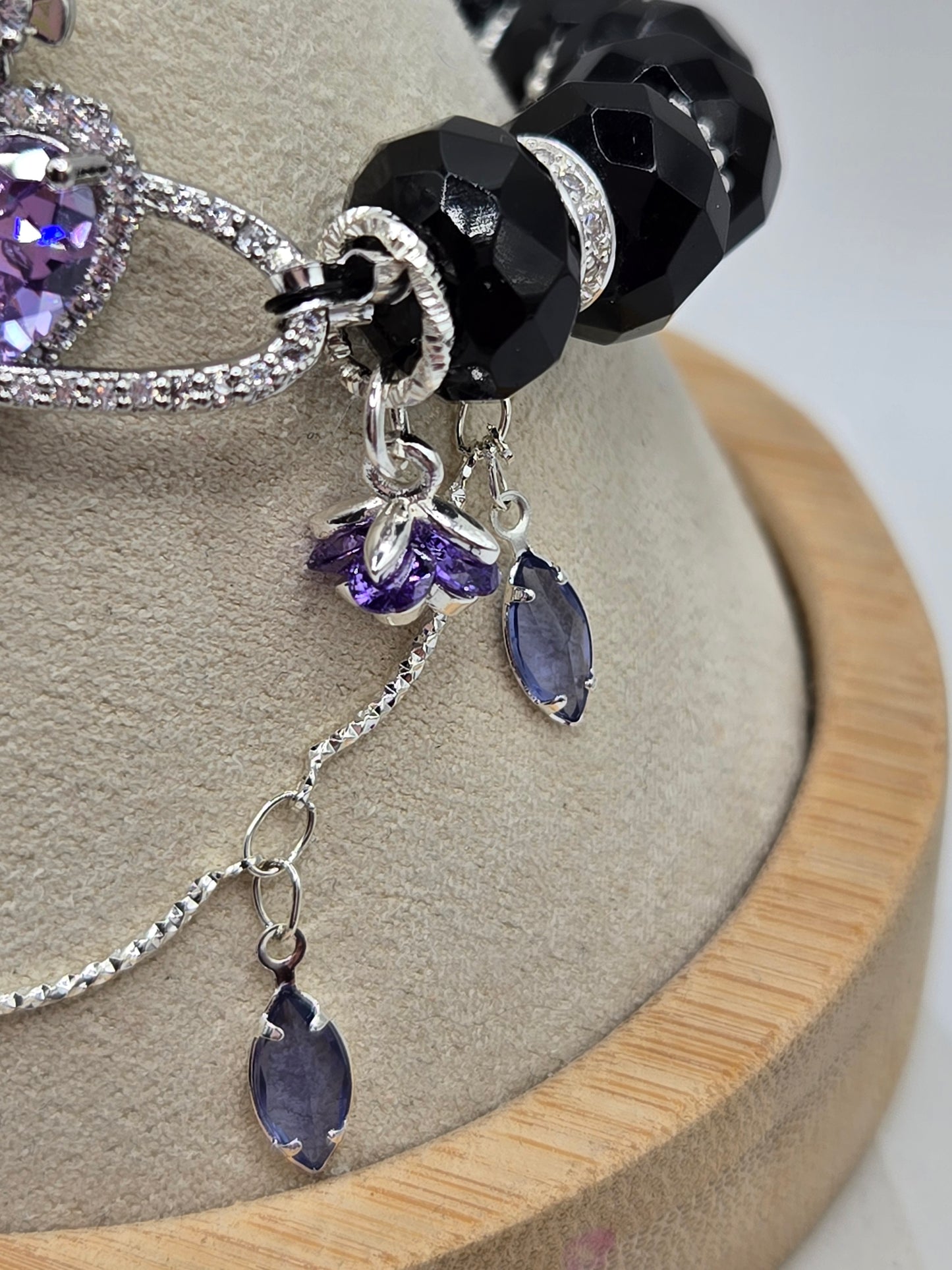 Faceted Black Onyx Celestial Heart Bracelet – Mystical Elegance & Sparkling Charm