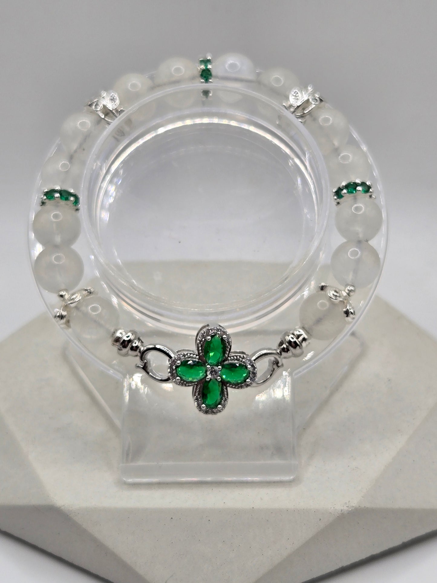 Moonstone Bracelet with Green Clover Clasp – Elegant & Mystical Charm