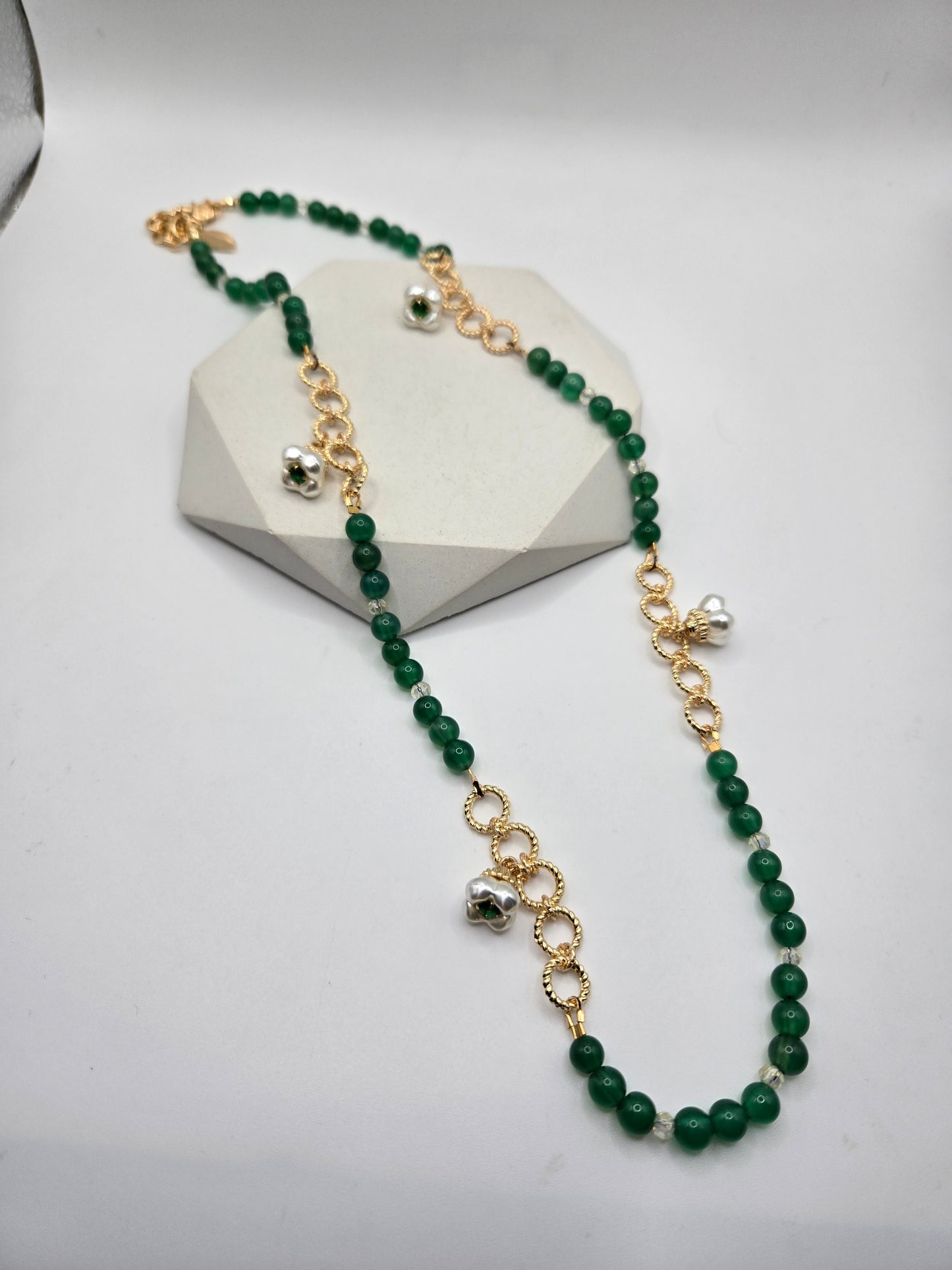 Green Agate & Pearl Necklace and Bracelet Set – Timeless Elegance & Feminine Charm