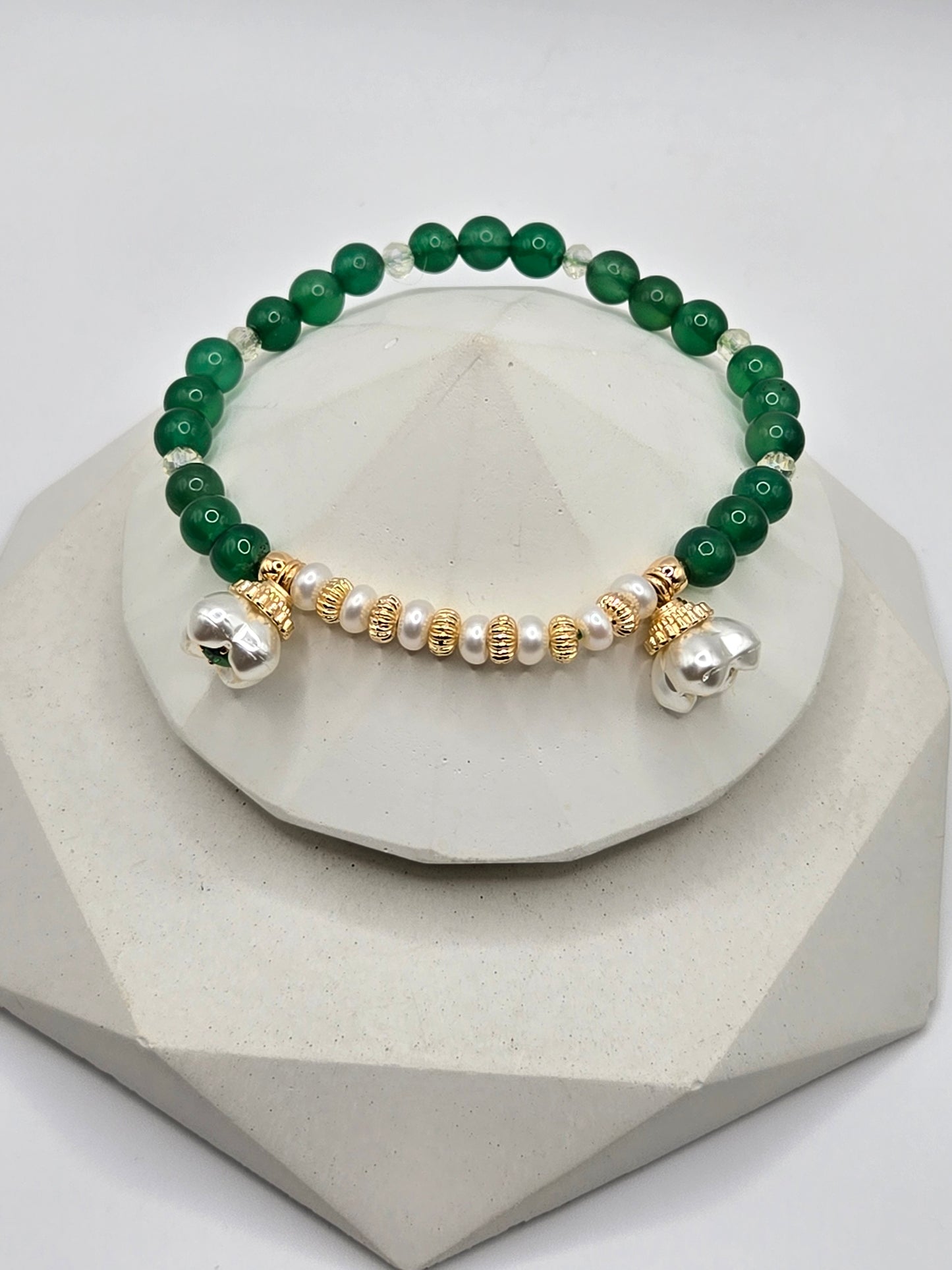 Green Agate & Pearl Necklace and Bracelet Set – Timeless Elegance & Feminine Charm
