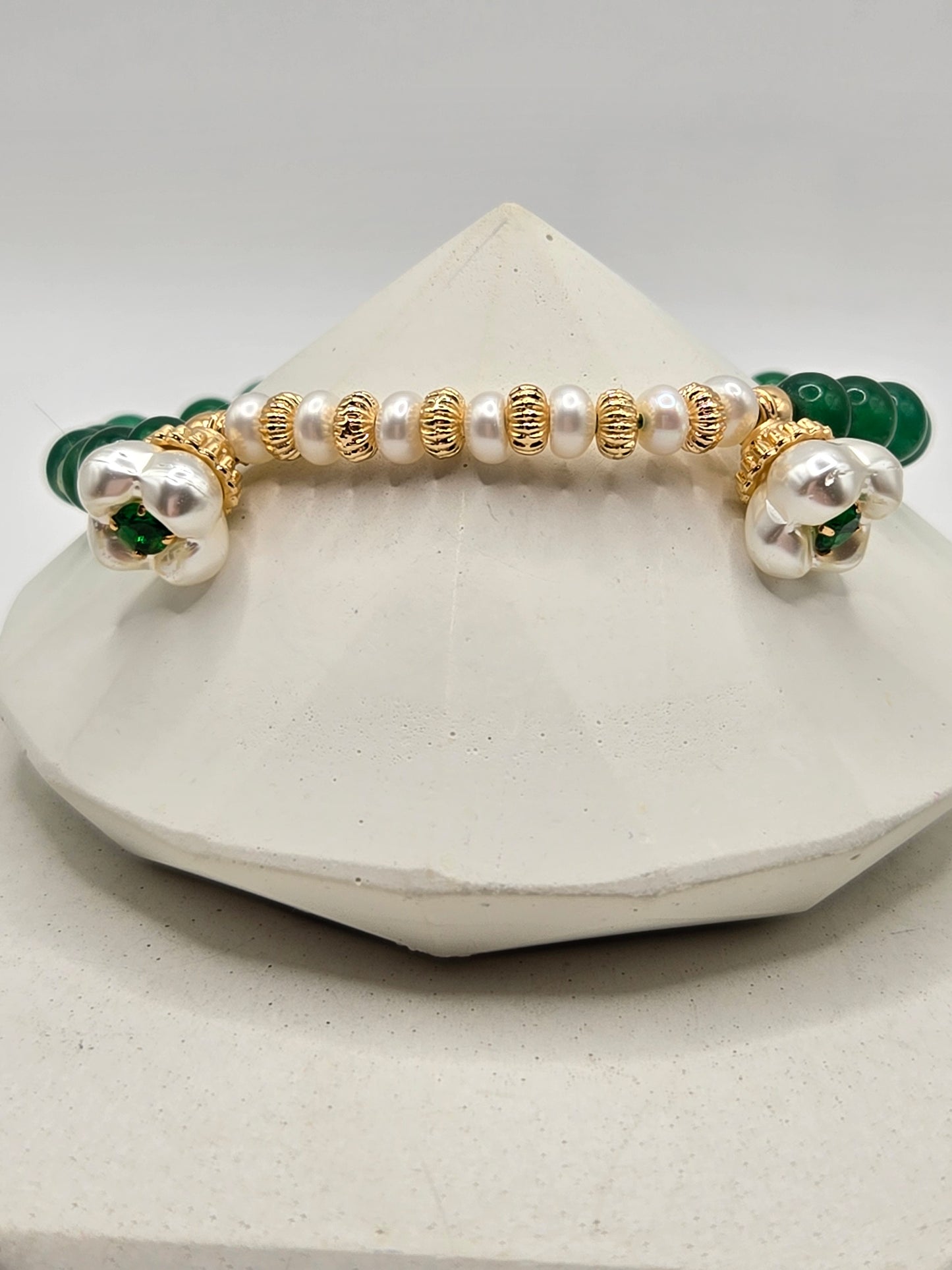Green Agate & Pearl Necklace and Bracelet Set – Timeless Elegance & Feminine Charm
