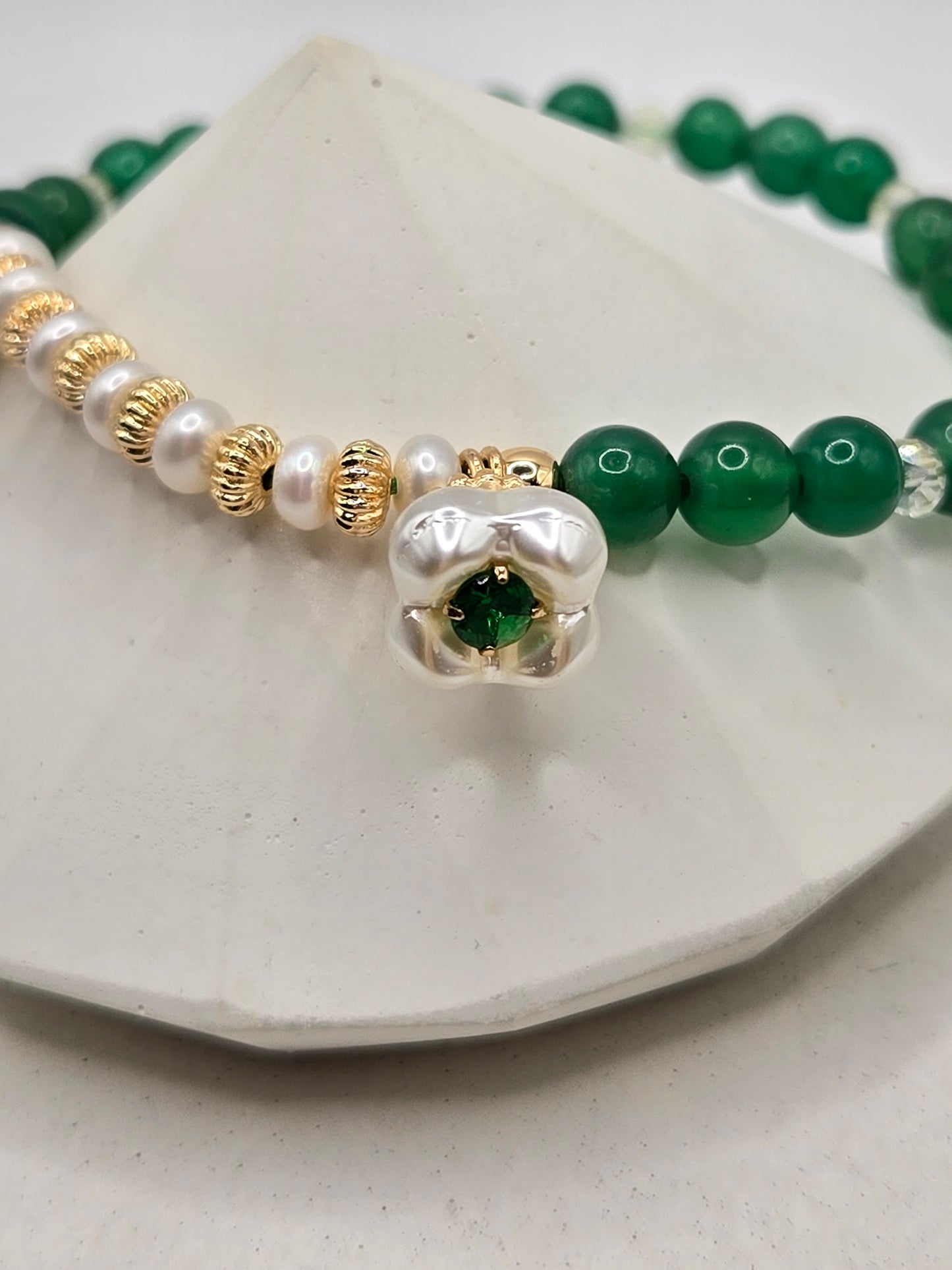 Green Agate & Pearl Necklace and Bracelet Set – Timeless Elegance & Feminine Charm