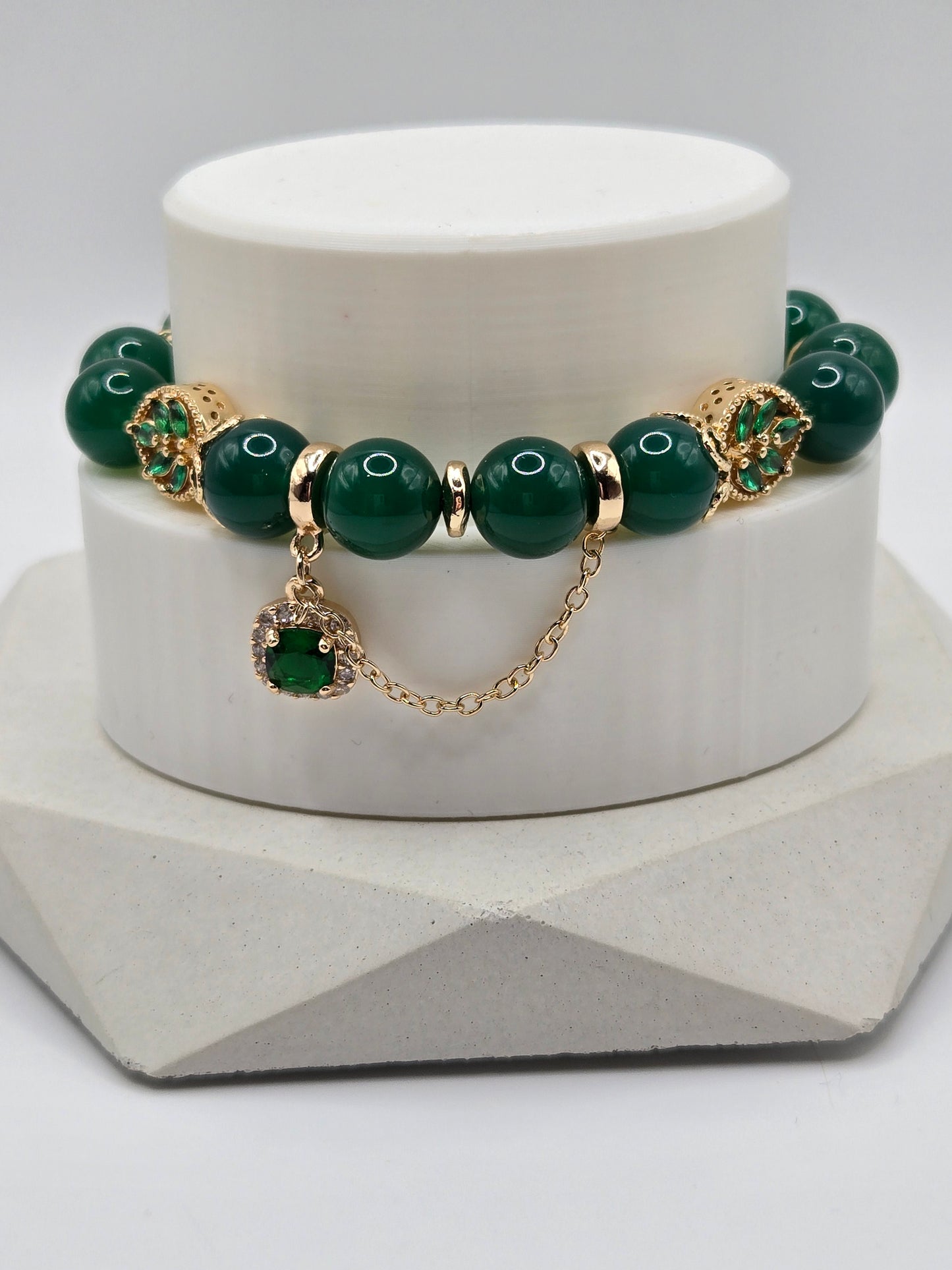 Green Agate Bracelet with Crystal Leaf Charms – Elegant & Nature-Inspired