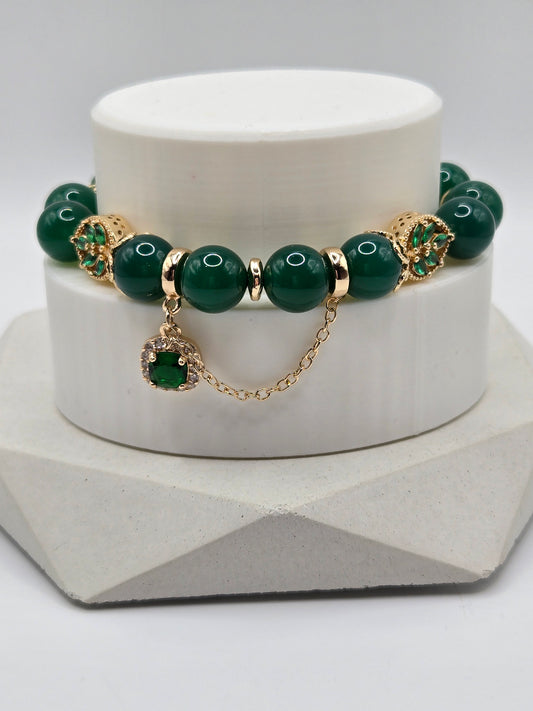 Green Agate Bracelet with Crystal Leaf Charms – Elegant & Nature-Inspired