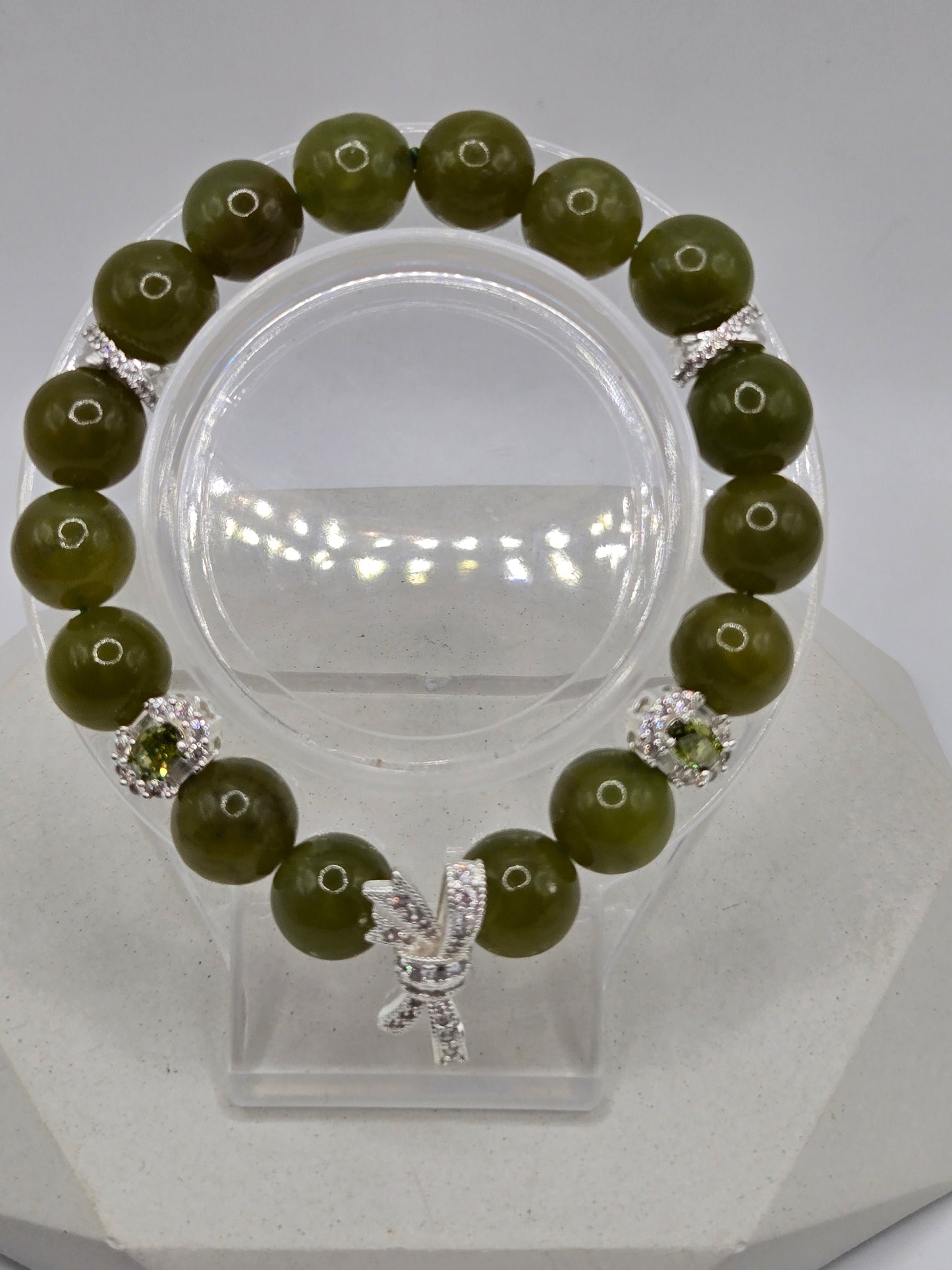 Olive Green Serpentine Bracelet with Sparkly Bow Charm – Elegant & Playful