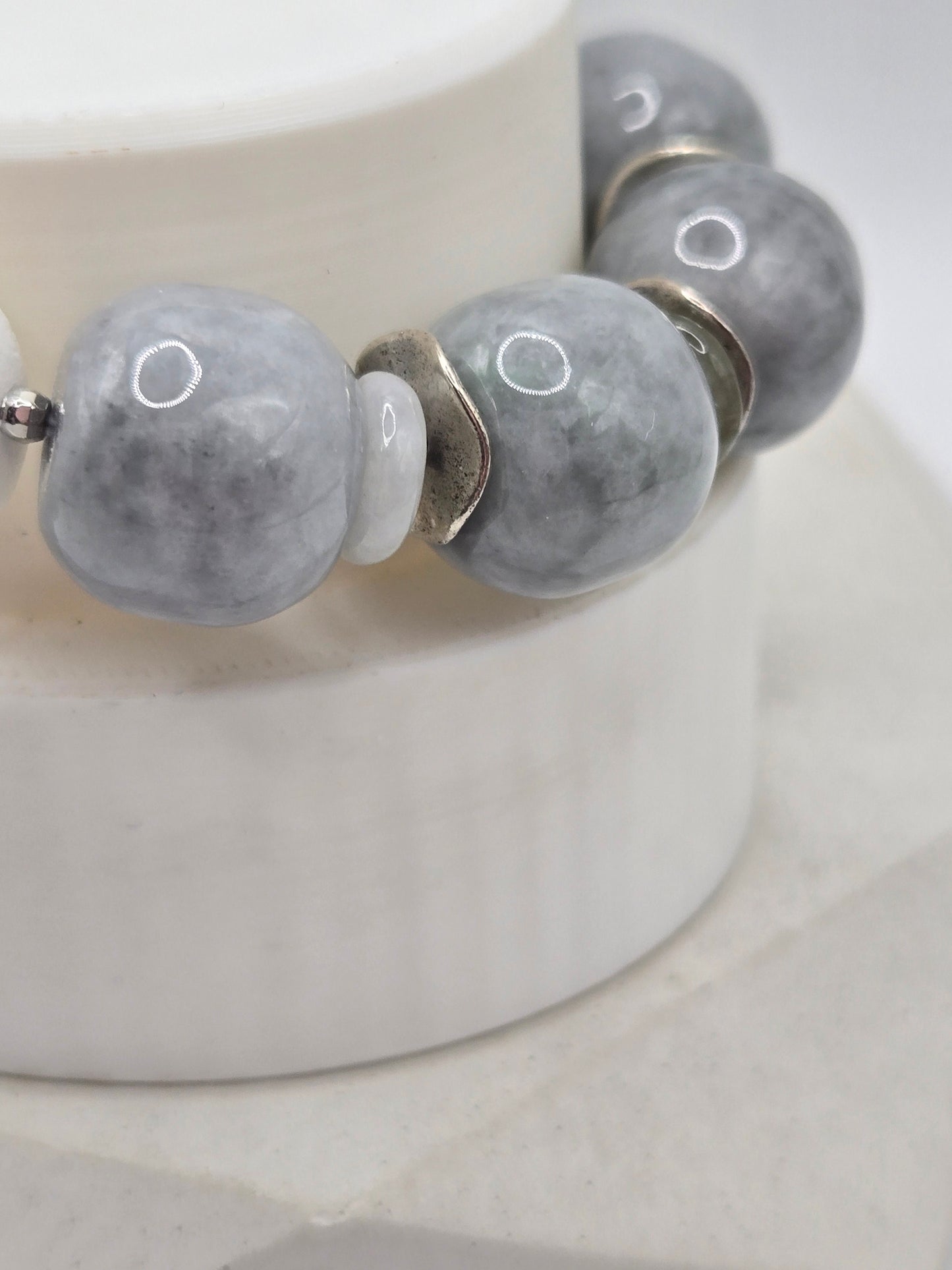 Pale Green Jade and Agate Rose Bracelet