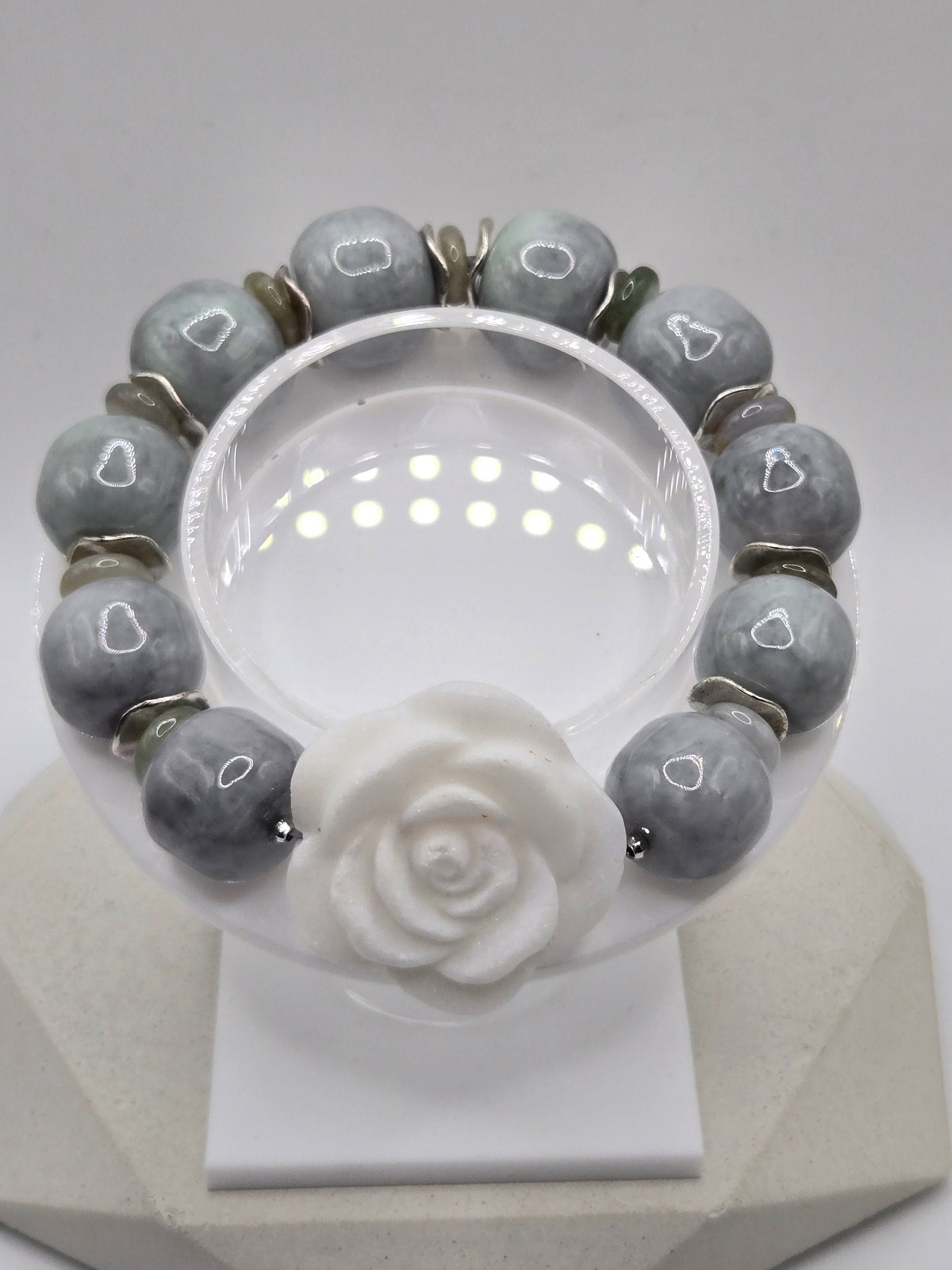 Pale Green Jade and Agate Rose Bracelet